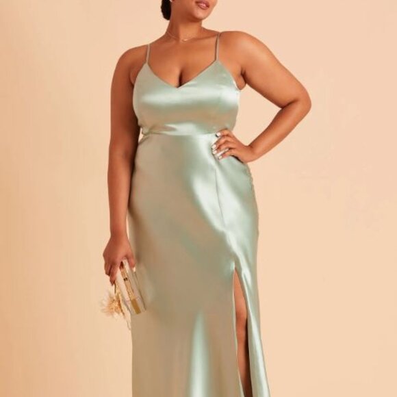 Birdy Grey Dresses & Skirts - NWT Birdy Grey Jay Dress in Shiny Satin Sage - Size 2X